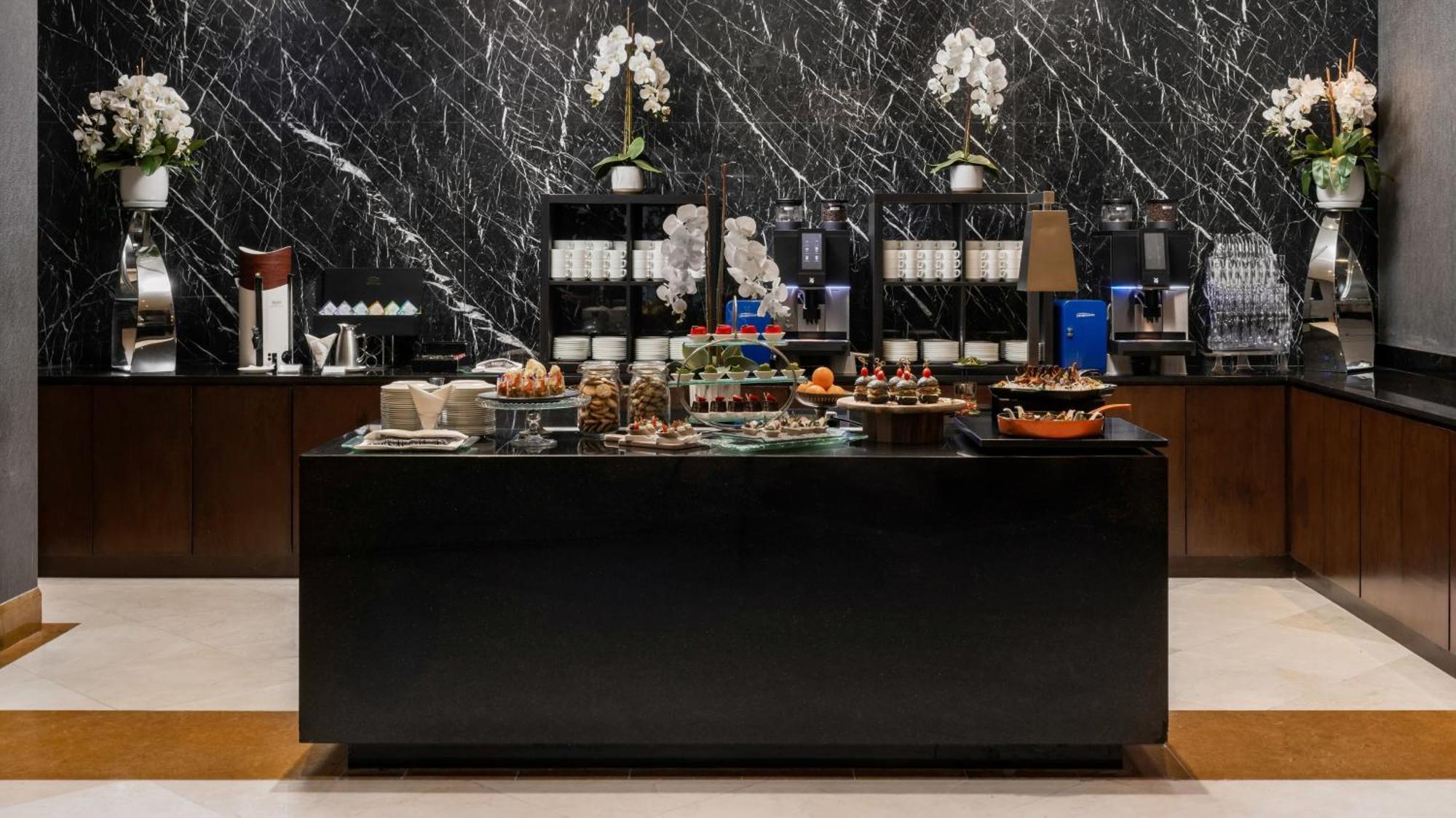Intercontinental By Ihg Hotel 5*