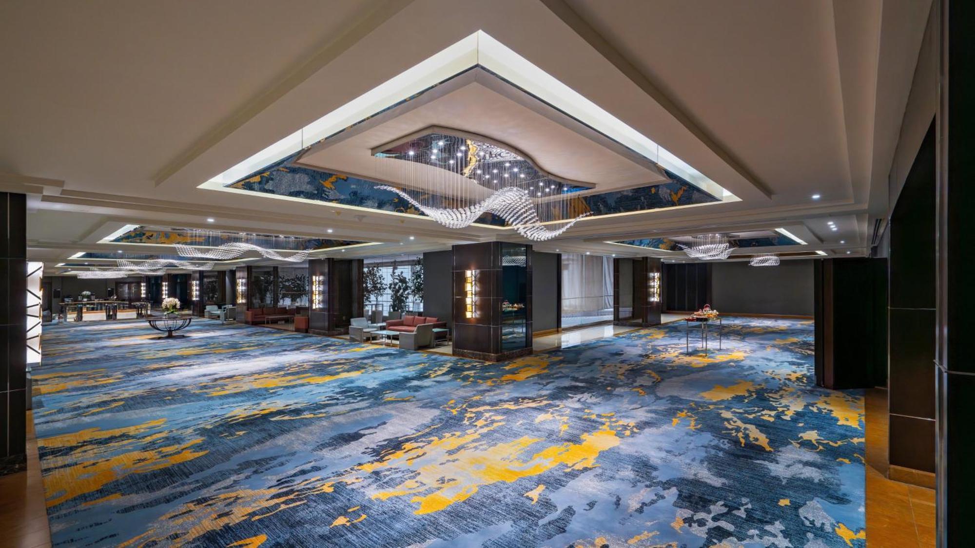 Intercontinental By Ihg Hotel 5*